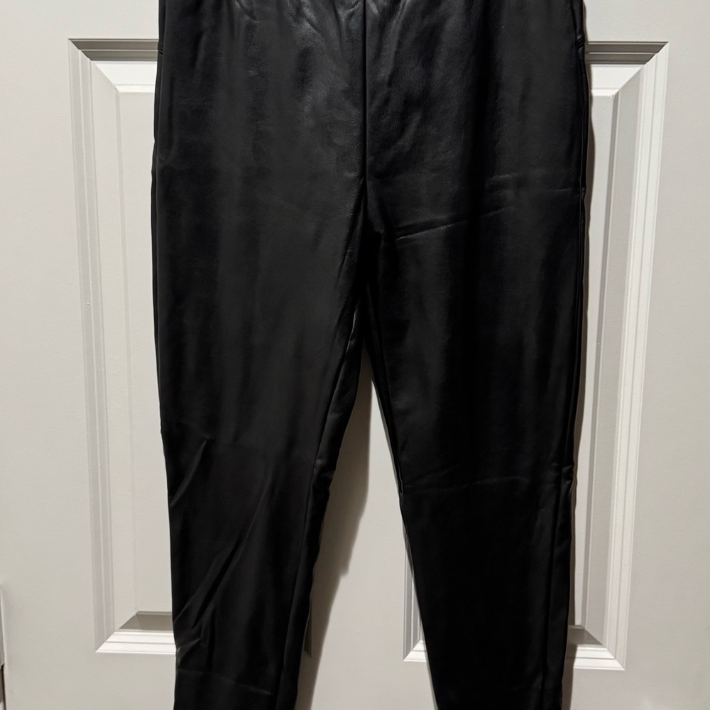 Black faux leather leggings tights pants - Size M